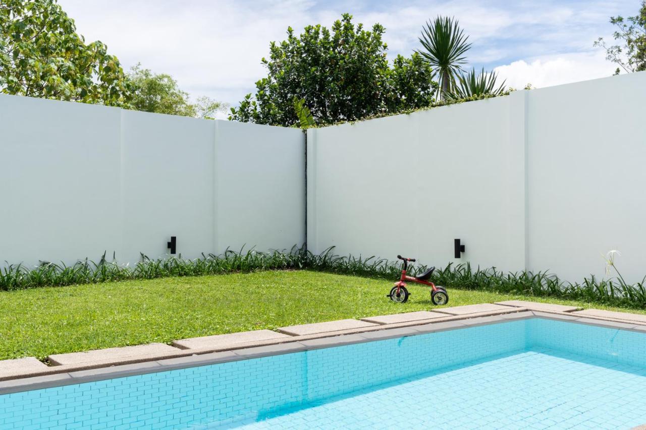 Bangtao Laguna Villa: Poolside Luxury with Smart TV Bang Tao Beach  Exterior photo